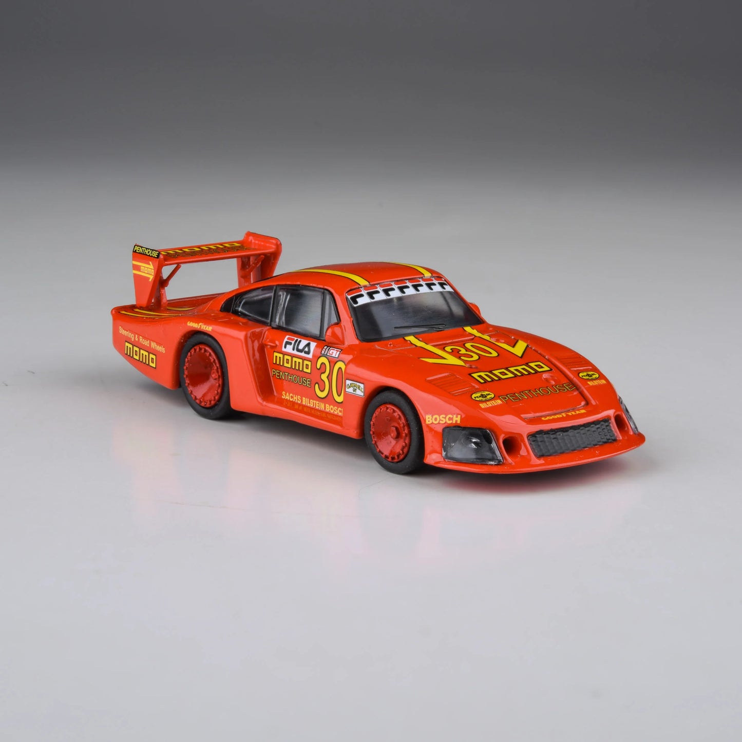 Para64 1/64 - Porsche 935 1981 Laguna Seca Momo Penthouse Racing