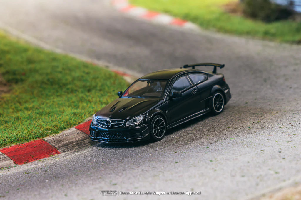 Tarmac Works 1/64 - Mercedes-Benz C 63 AMG Coupé Black Series Matte Black - GLOBAL64