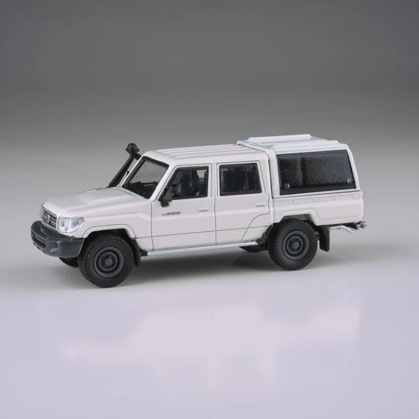 Para64 1/64 - 2014 Toyota Land Cruiser 79 French Vanilla w/ Canopy