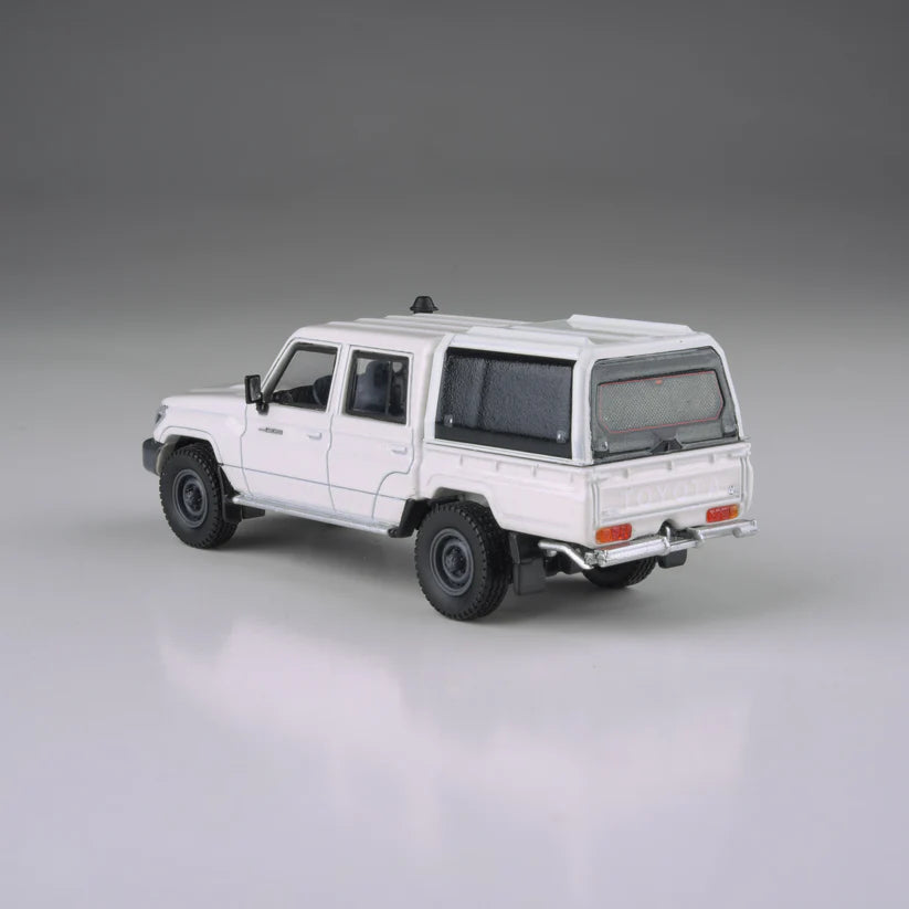Para64 1/64 - 2014 Toyota Land Cruiser 79 French Vanilla w/ Canopy