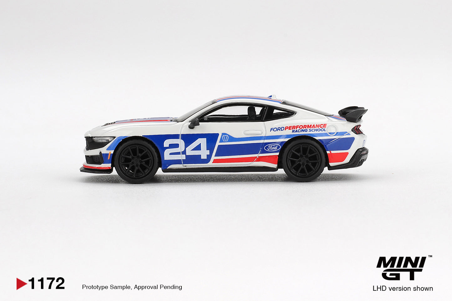 Mini GT 1/64 - Ford Mustang Dark Horse #24 Ford Performance Racing School