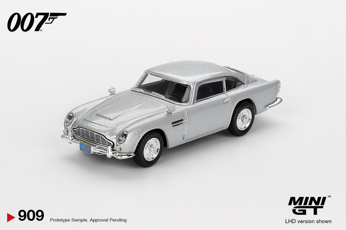 Mini GT 1/64 - Aston Martin DB5 “Casino Royale” (BLISTER)