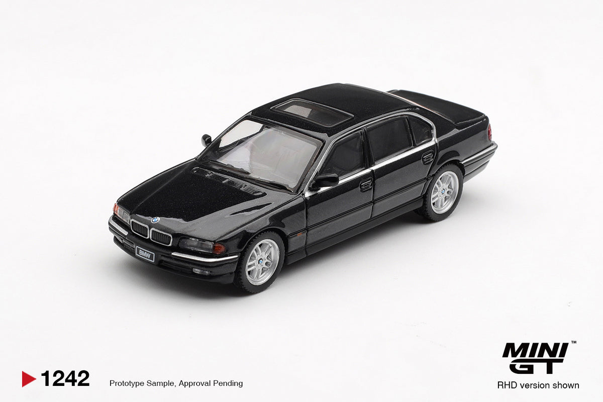 Mini GT 1/64 - BMW 750IL Black Sapphire