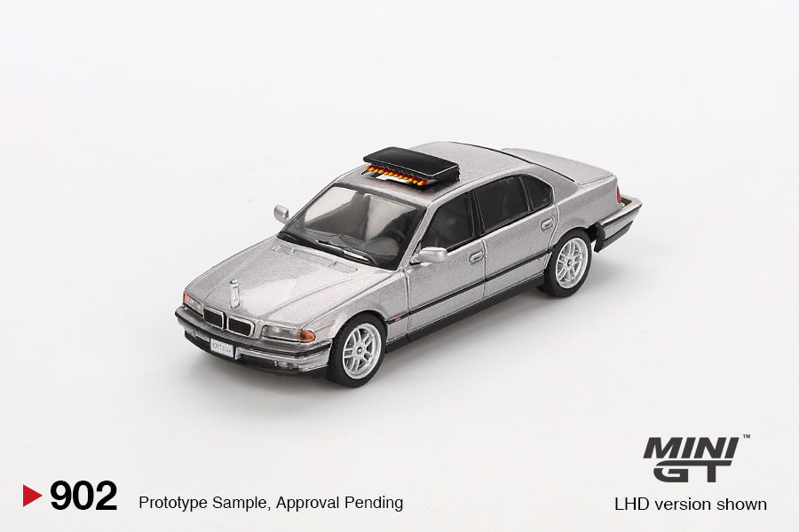 Mini GT 1/64 - BMW 750IL "Tomorrow Never Dies"