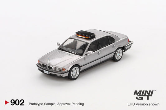 Mini GT 1/64 - BMW 750IL "Tomorrow Never Dies"