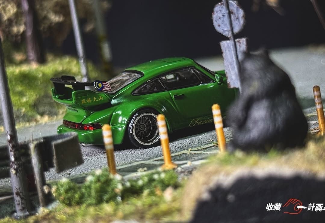 Tarmac Works x 7-eleven Exclusive 1/64 - Porsche RWB 964 Furinkazan