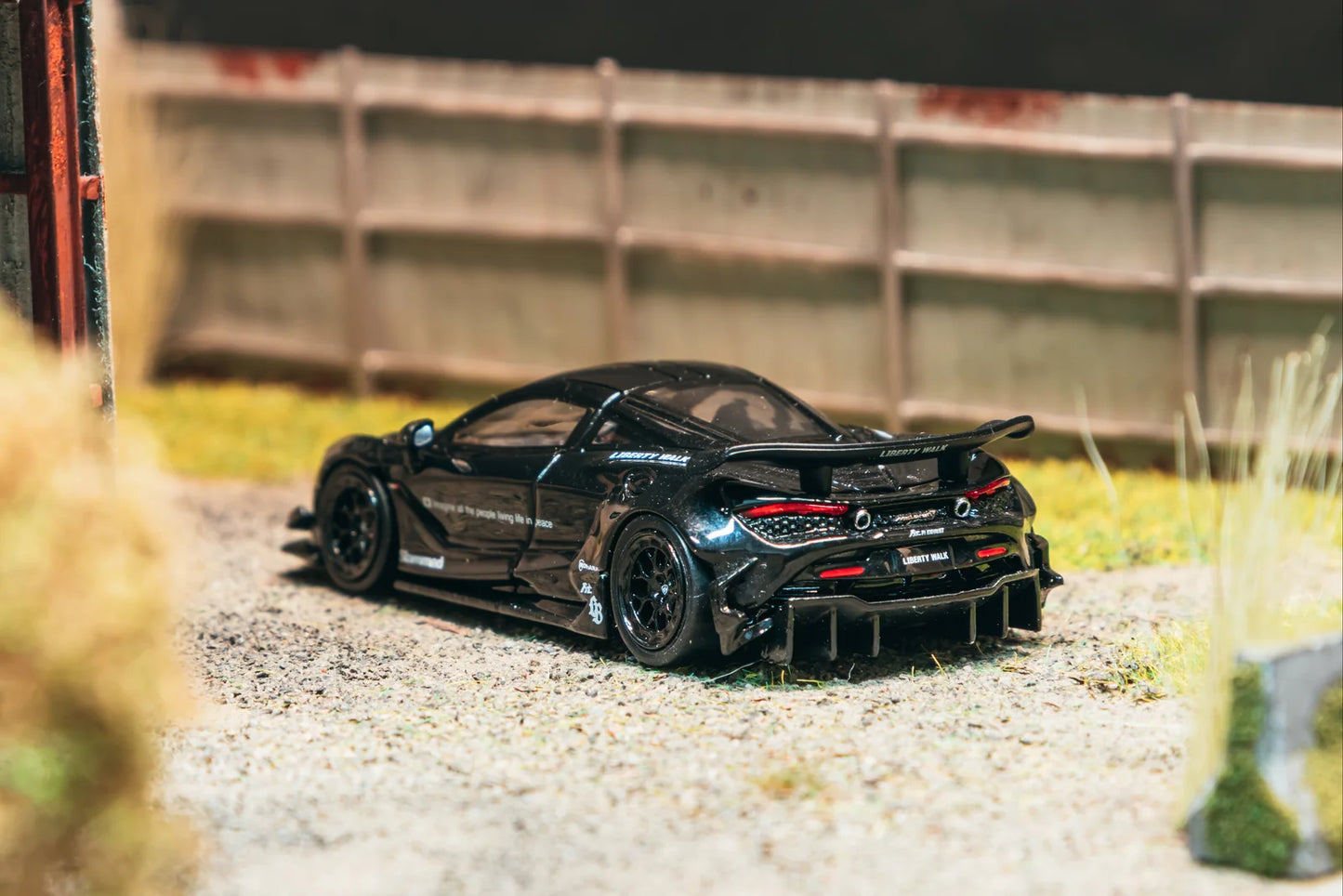 Tarmac Works x CM Model 1/64 - LB-Works McLaren 720S Black - HOBBY64
