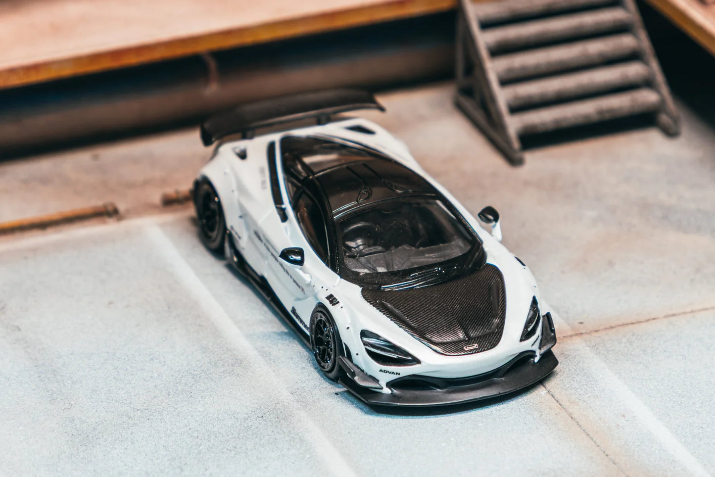 Tarmac Works x CM Model 1/64 - LB-Works McLaren 720S White - HOBBY64