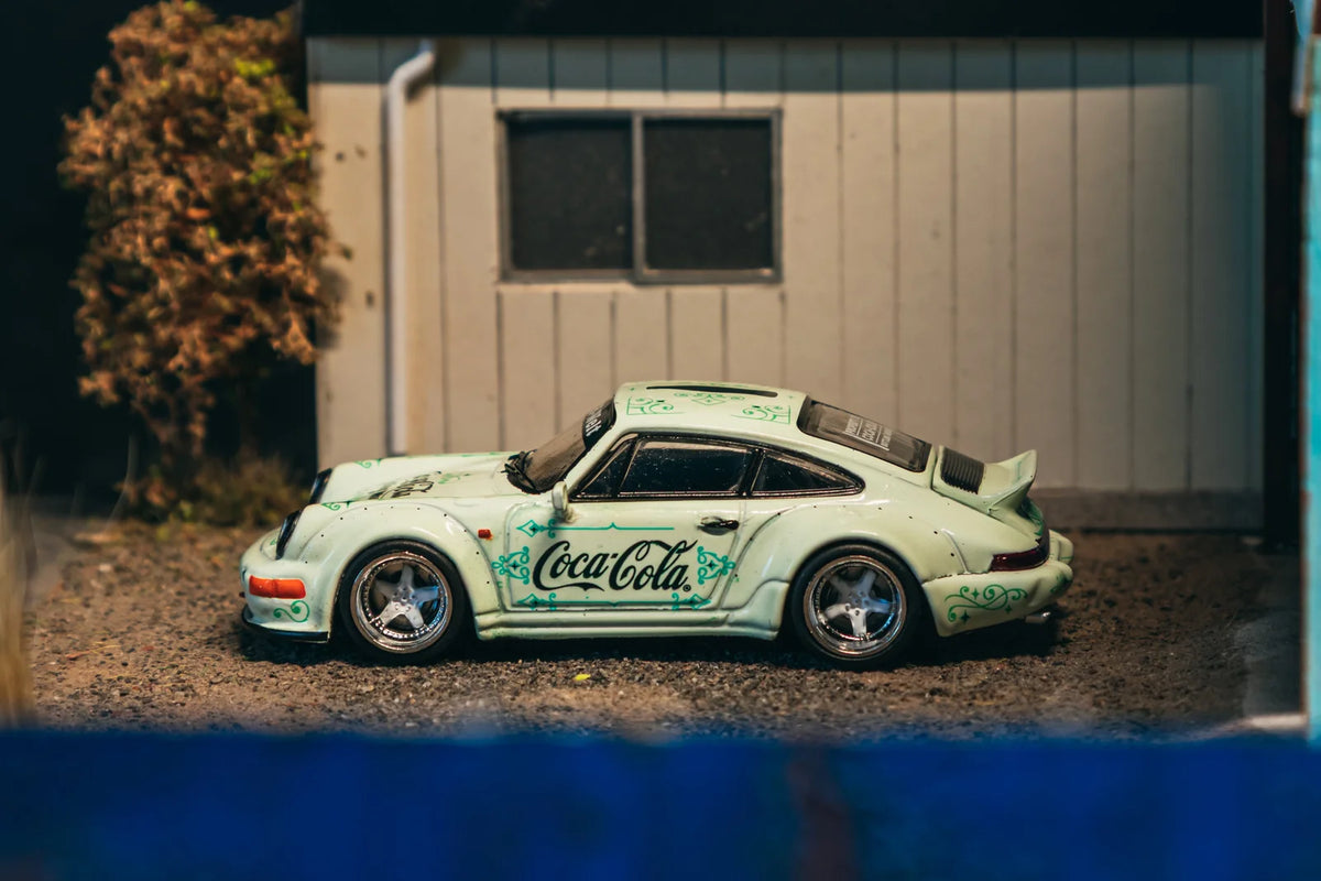 Tarmac Works 1/64 - Porsche RWB 964 Coca-Cola - HOBBY64