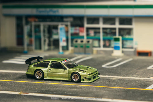 Tarmac Works 1/64 - Toyota Sprinter Trueno AE86 Widebody Green - Designed by Jon Sibal - GLOBAL64