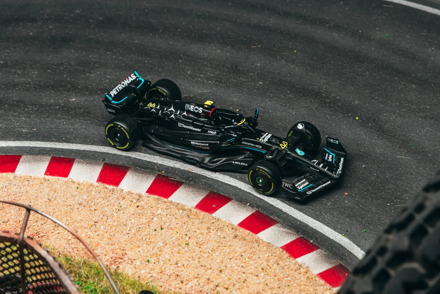 Tarmac Works x iXO Models 1/64 - Mercedes-AMG F1 W14 E Performance Italian Grand Prix 2023 #44 Lewis Hamilton - GLOBAL64