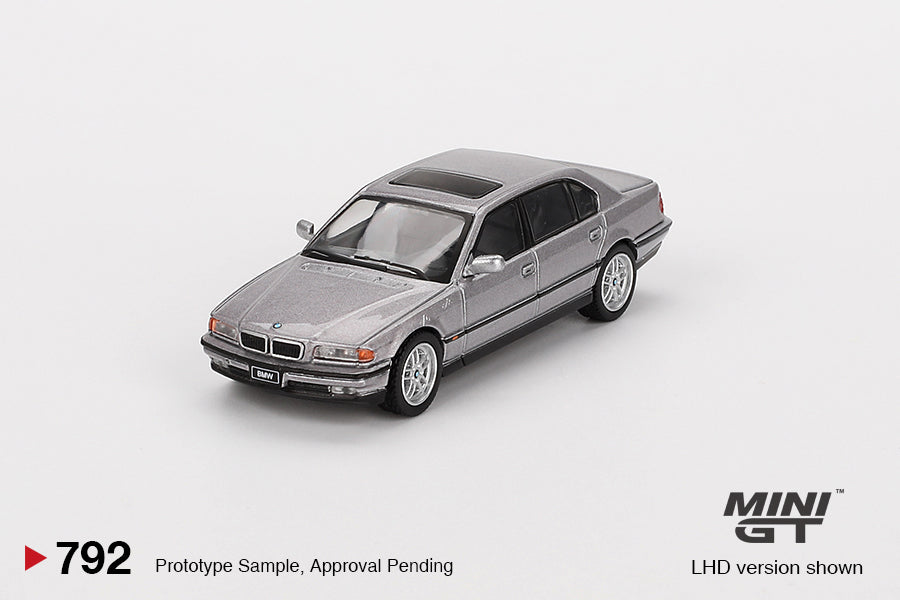 Mini GT 1/64 - BMW 750IL Aspen Silver Metallic