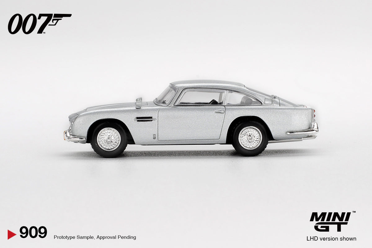 Mini GT 1/64 - Aston Martin DB5 “Casino Royale” (BLISTER)