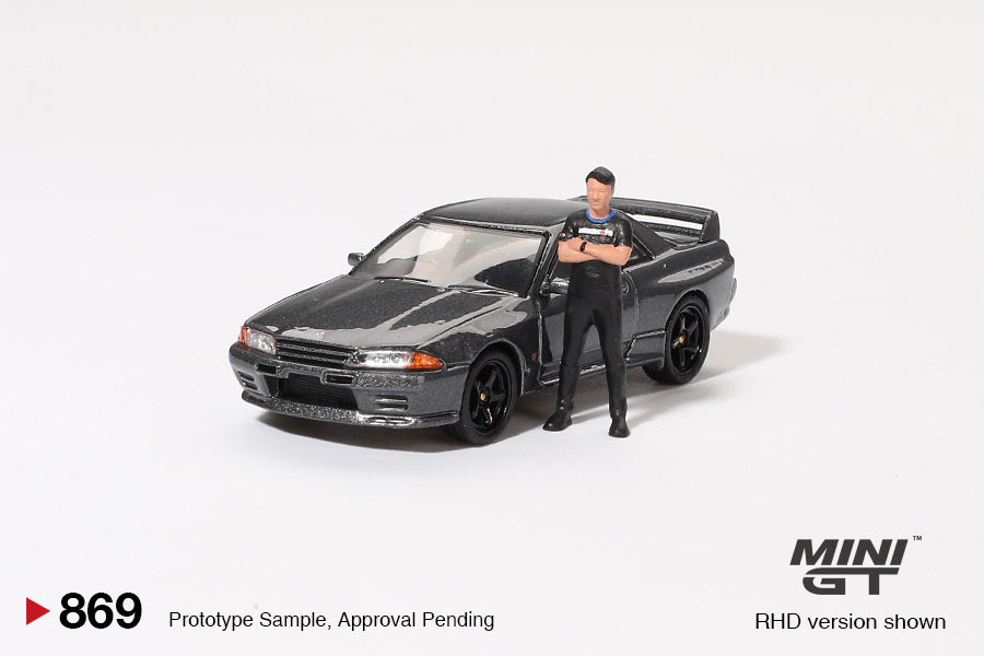 Mini GT 1/64 - Nissan Skyline GT-R (R32) Gunmetal W/ Matsuda Figure Tsugio Matsuda Collection