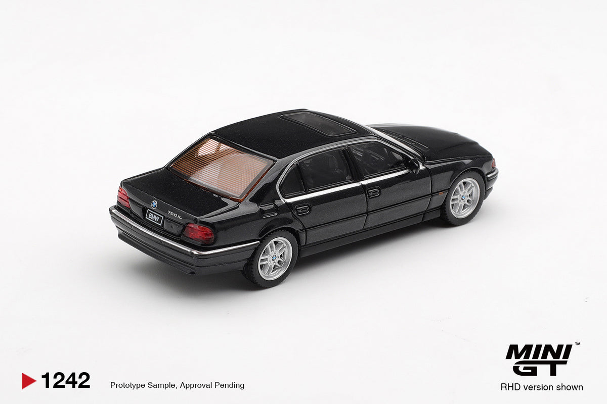 Mini GT 1/64 - BMW 750IL Black Sapphire