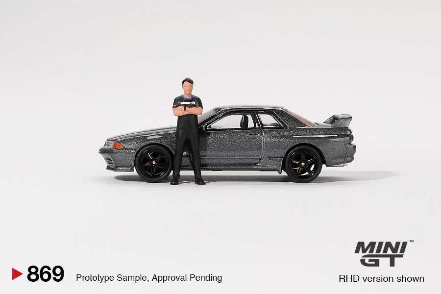 Mini GT 1/64 - Nissan Skyline GT-R (R32) Gunmetal W/ Matsuda Figure Tsugio Matsuda Collection