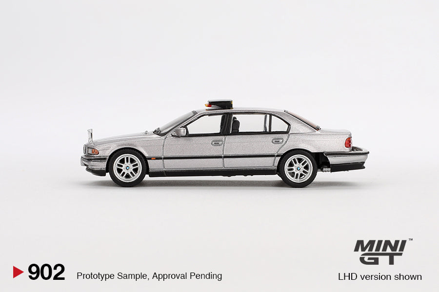 Mini GT 1/64 - BMW 750IL "Tomorrow Never Dies"