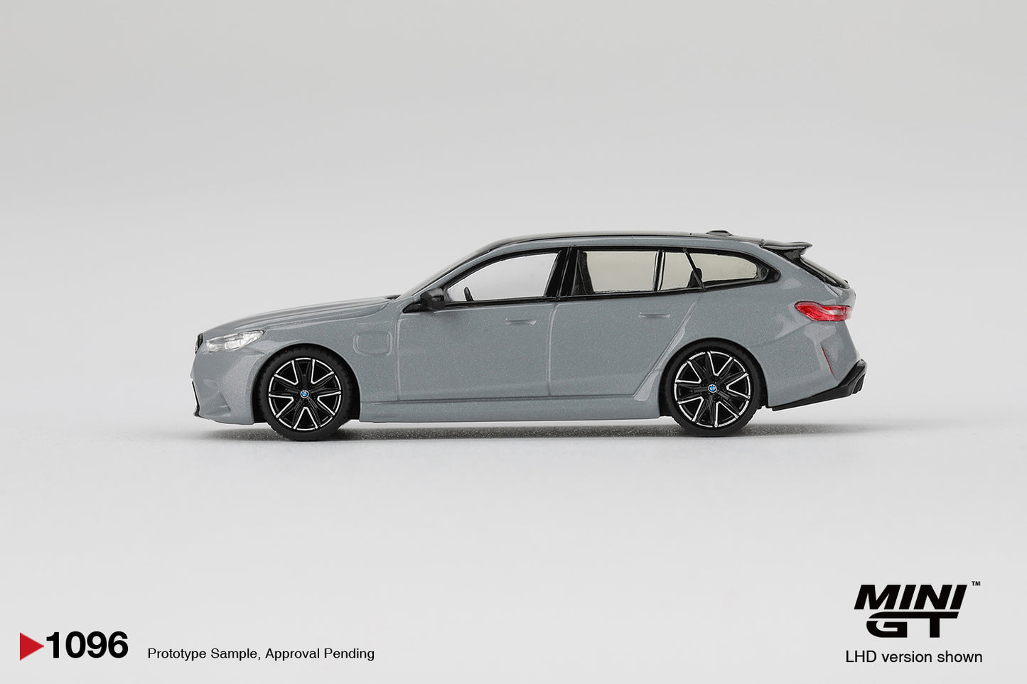 Mini GT 1/64 - BMW M5 Touring Brooklyn Grey Metallic